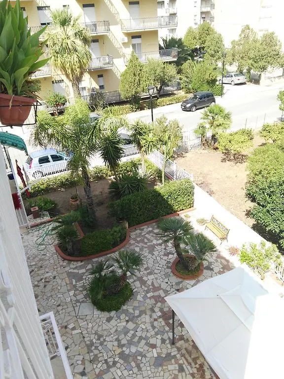 Villalba Castellammare del Golfo 0*,